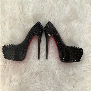 CHRISTIAN LOUBOUTIN DAFFODILE 🌼